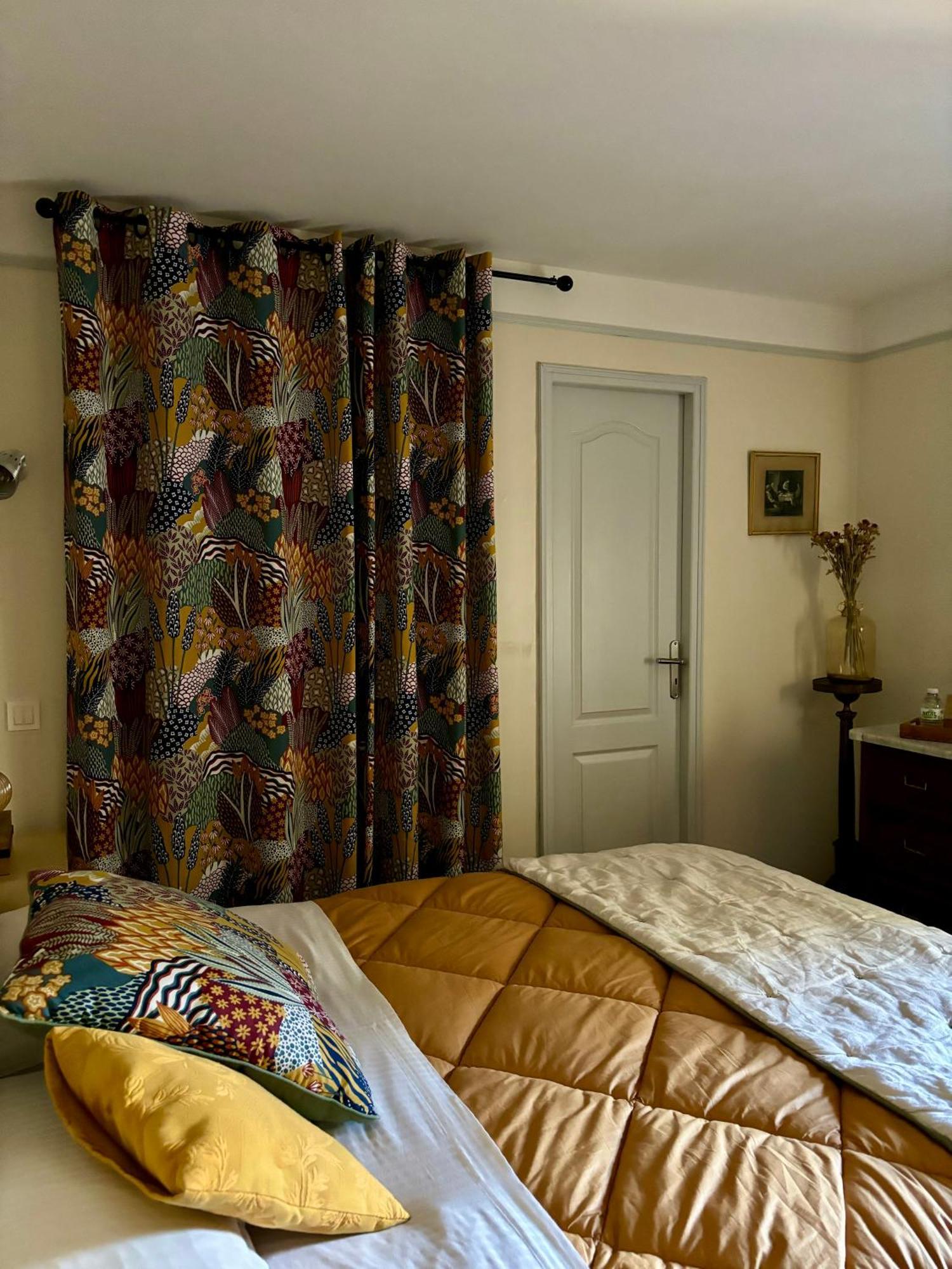 Bed and Breakfast Domaine Du Commandeur Mondragon Exterior foto
